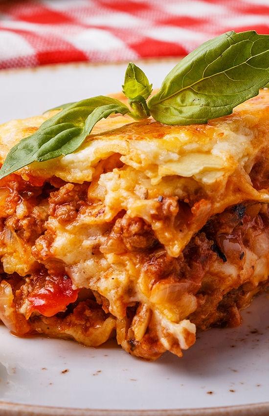 Which restaurants near Gitanga Close Apartments deliver meat lasagna